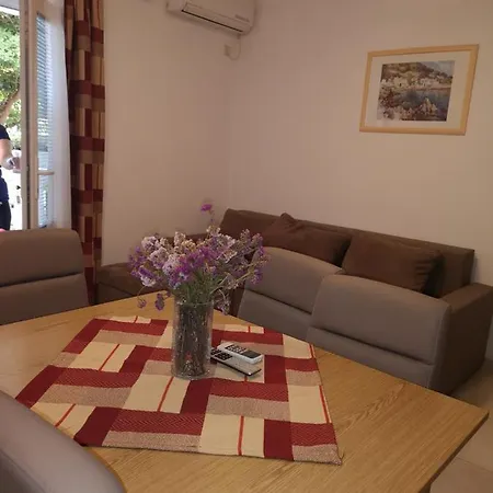 In With Sea View, Terrace, Washing Machine 593-4 * Lopar